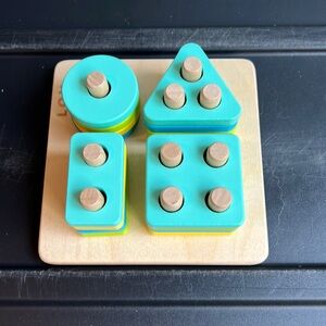 Lovevery sort and stack peg puzzle